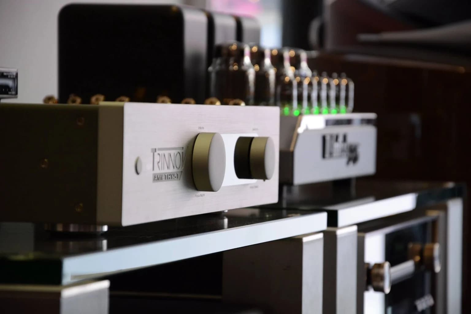 Trinnov Amethyst: Music system example with Amethyst as the stereo preamplifier; other equipment sold separately