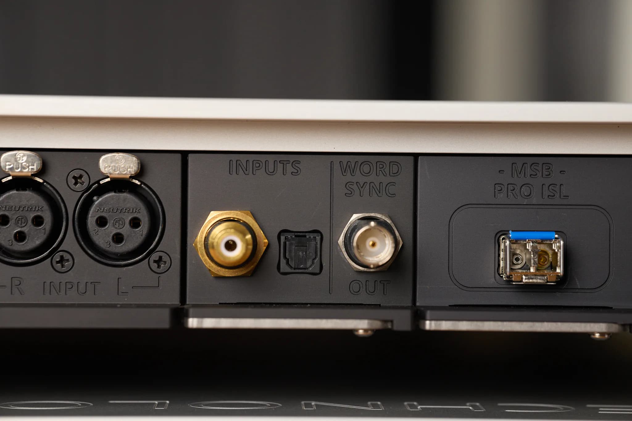 Digital input modules and Word Sync connection on the MSB Reference DAC