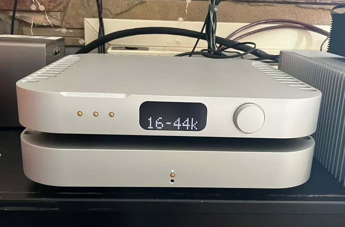 Actual silver and gold MSB Reference DAC trade-in unit with Single Powerbase, front view